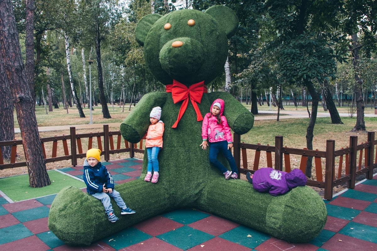 А вот так выглядел медведь еще 4 дня назад, когда его презентовали  