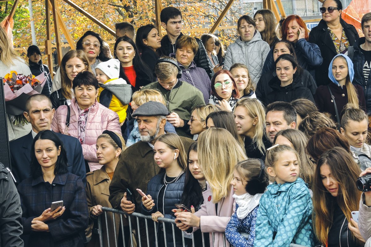 Такие разные поклонники творчества Нади и Позитива Такие разные поклонники творчества Нади и Позитива