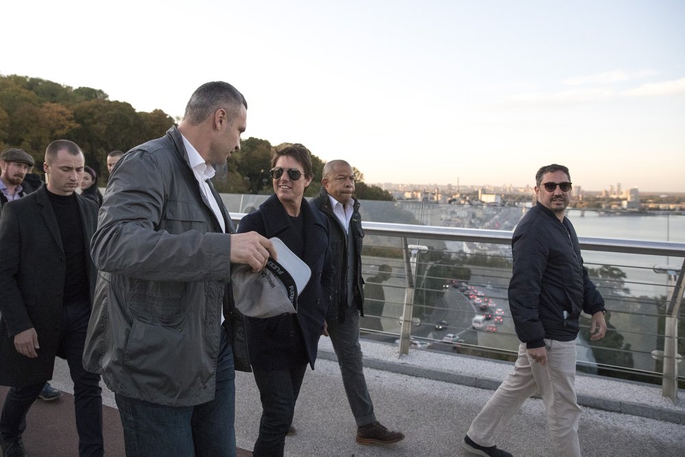 - Vitaly, can you see tomorrow day? - Yes, Tom, not everyone can do this, or rather, not only ... - WHAT?! - Vitaly, can you see tomorrow day? - Yes, Tom, not everyone can do this, or rather, not only ... - WHAT?!