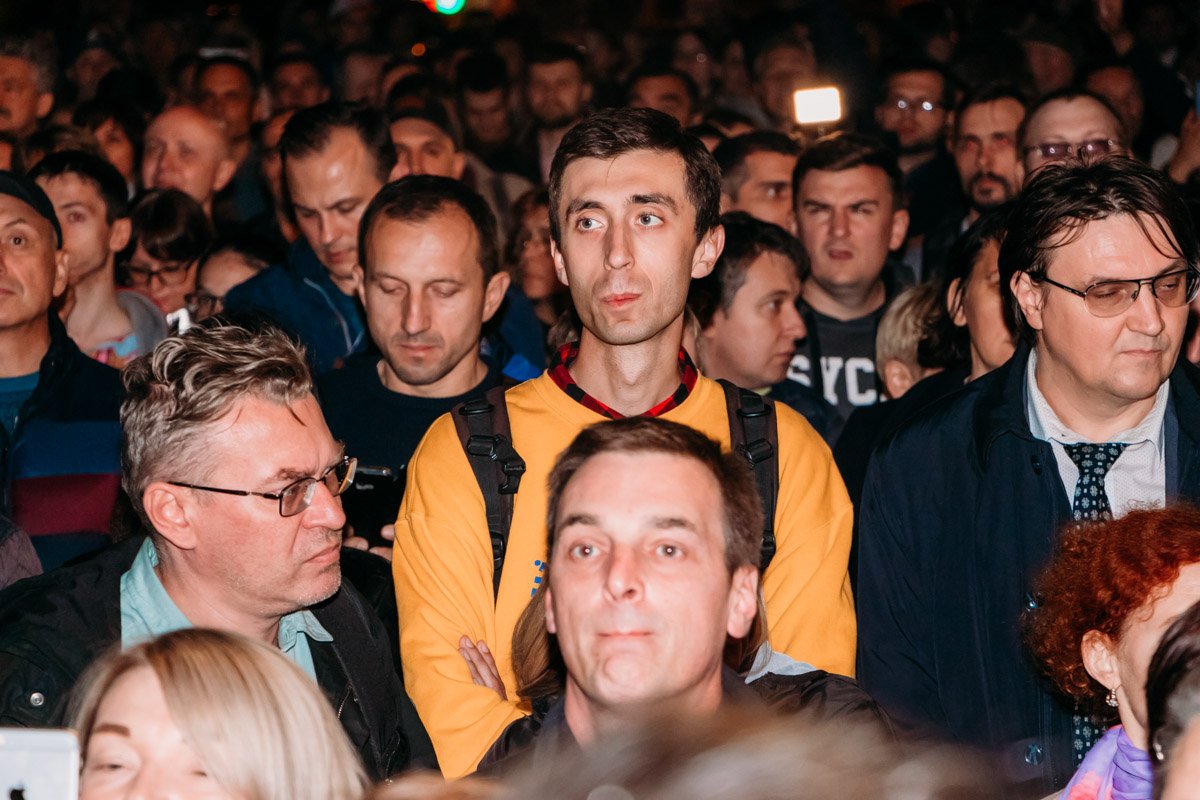 Люди массово скандировали лозунги протеста против нынешней власти и против Путина Люди массово скандировали лозунги протеста против нынешней власти и против Путина