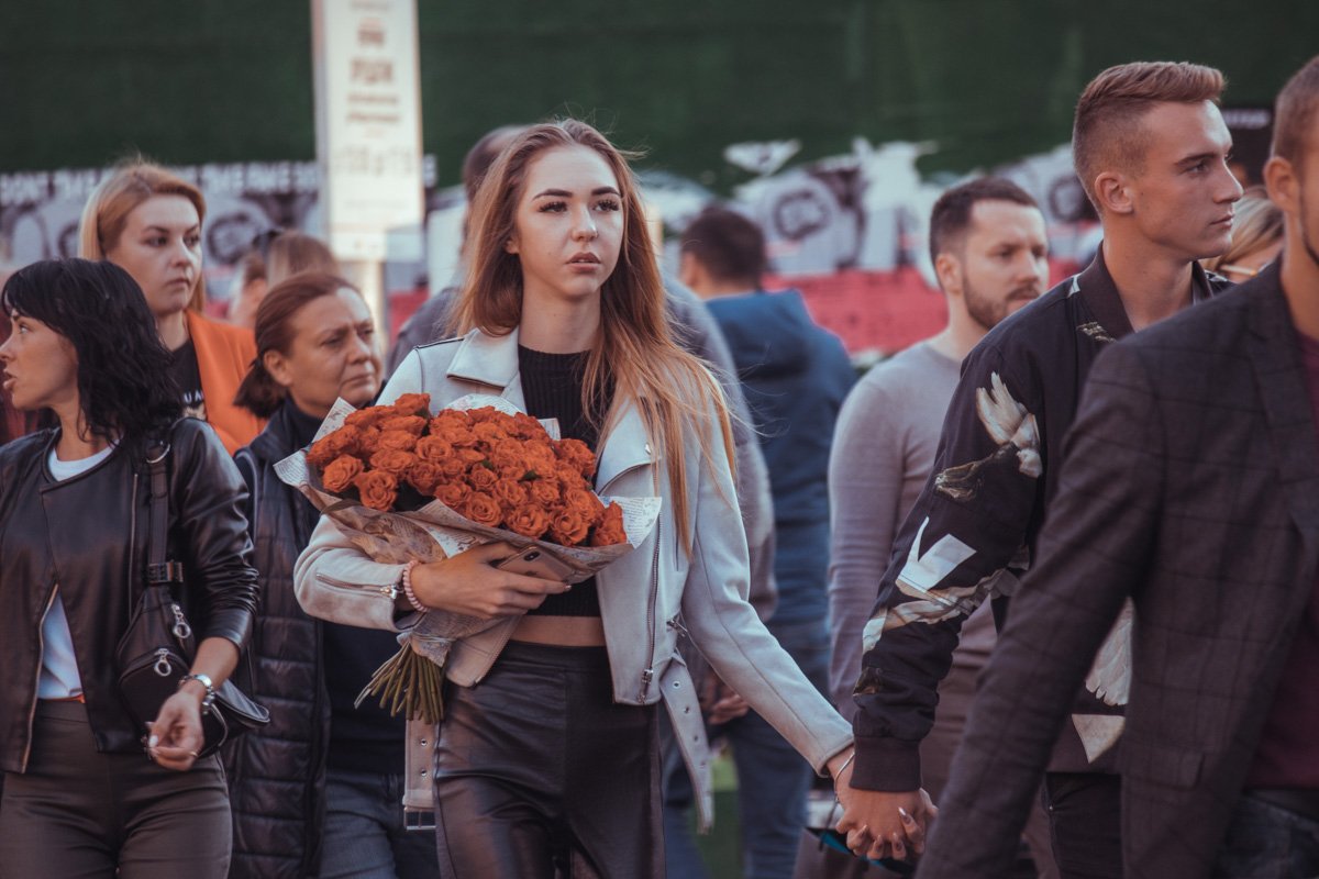 Дарите девушкам цветы! Это согревает душу в любое время года Дарите девушкам цветы! Это согревает душу в любое время года