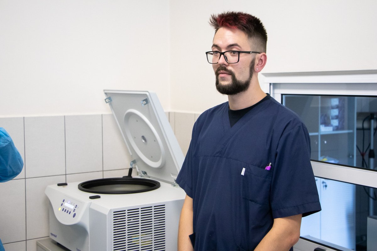 С помощью аппарата ищут доноров для пересадки костного мозга С помощью аппарата ищут доноров для пересадки костного мозга