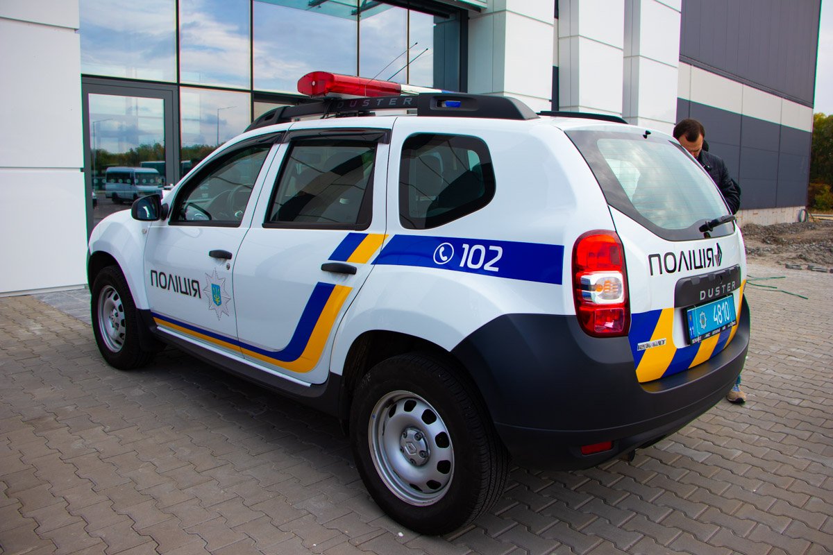 На тройке ТРЦ Blockbuster Mall один из рабочих сорвался в шахту лифта