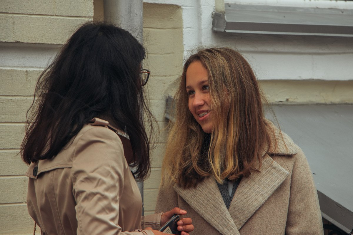 Не только следили но и активно обсуждали 