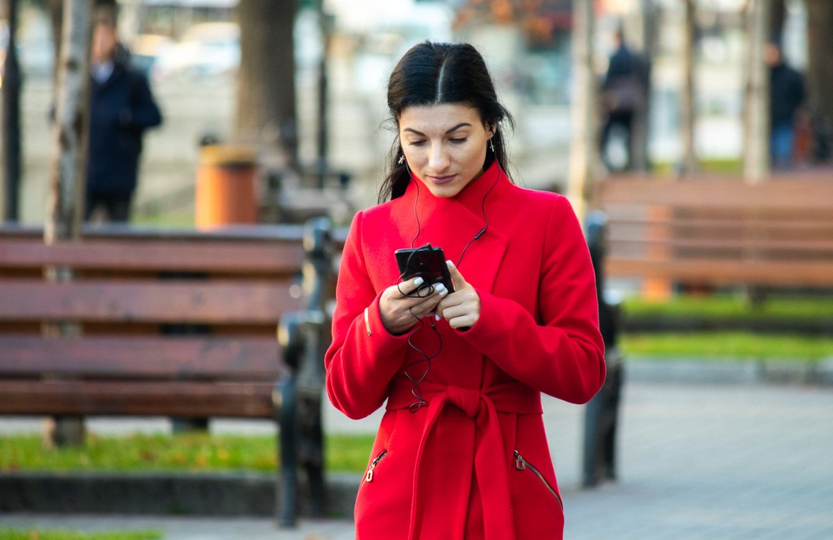 Напишу всем друзьям, чтоб не выходили сегодня на улицу лишний раз Напишу всем друзьям, чтоб не выходили сегодня на улицу лишний раз