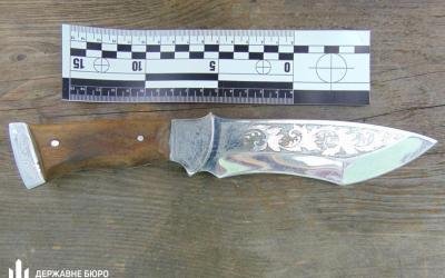 На Буковине начальник получил нож в спину от военнослужащего за замечание На Буковине начальник получил нож в спину от военнослужащего за замечание