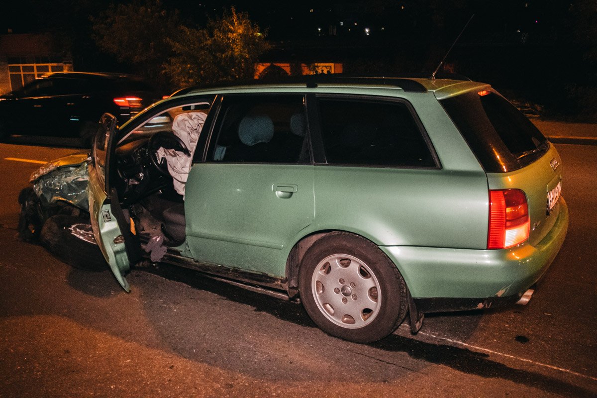 Audi почти в лоб вылетел Volkswagen 