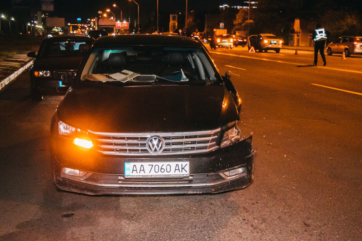 По неподтвержденной информации, за рулем находился сотрудник полиции