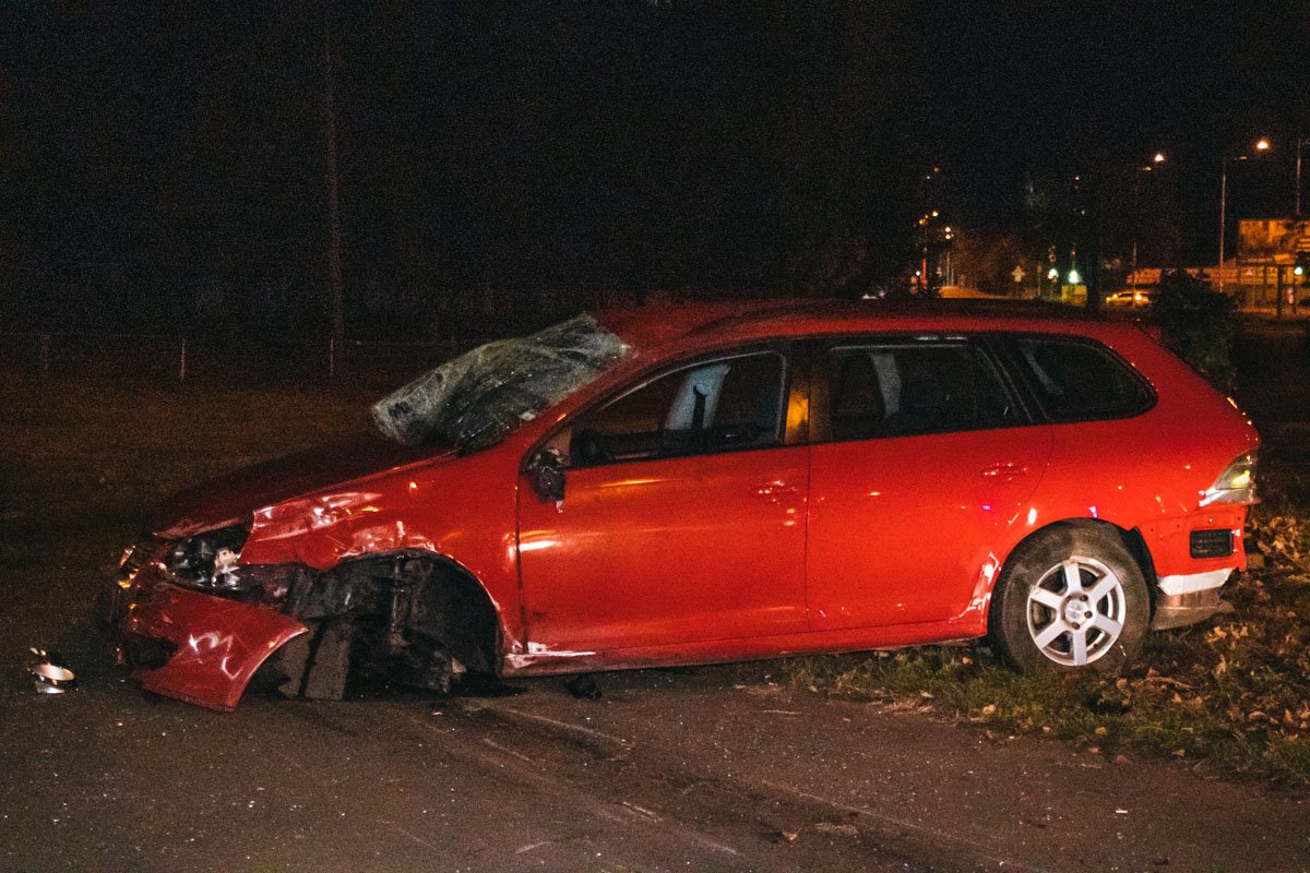 На Гагарина перевернулся автомобиль Volkswagen 