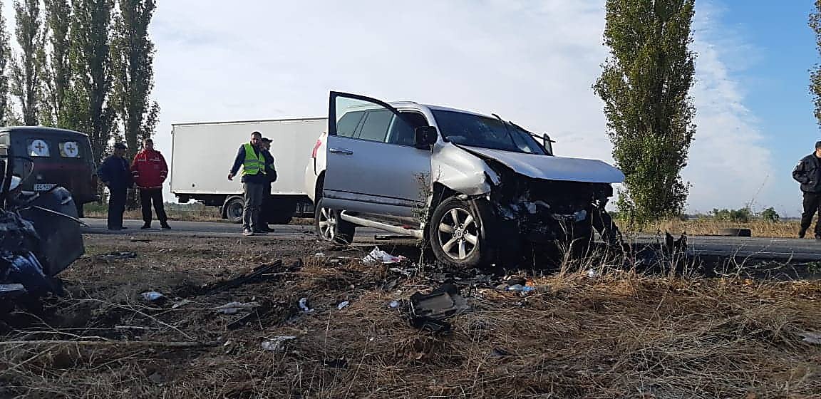 На месте происшествия работали полицейские, медики и спасатели