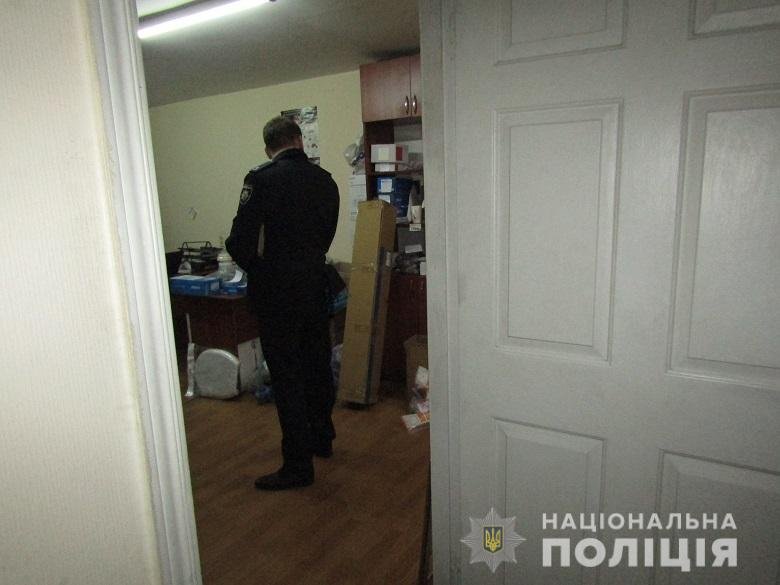 Правоохранителям удалось выяснить, что грабителем, скорее всего, оказался 29-летний житель Киевской области