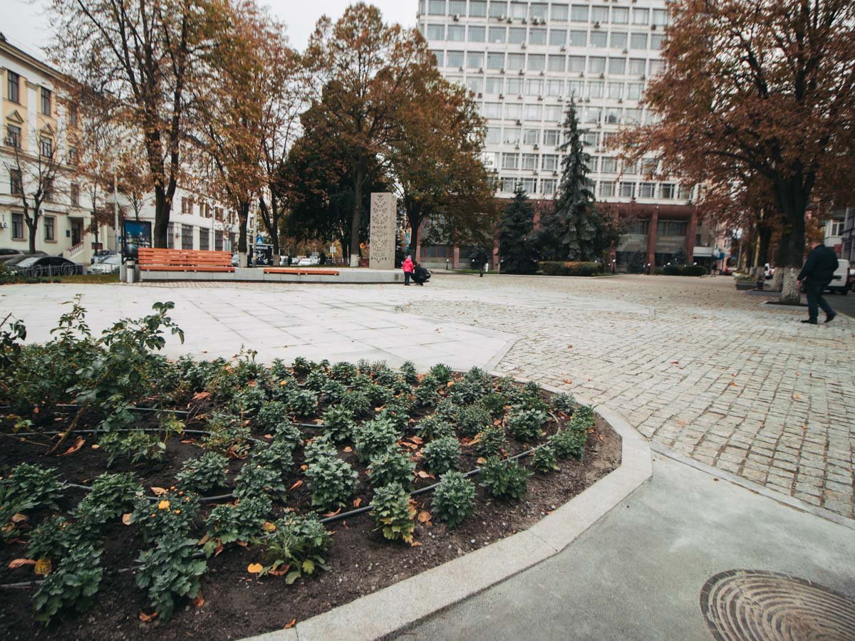 В центре Киева появился новый сквер - Латвийский