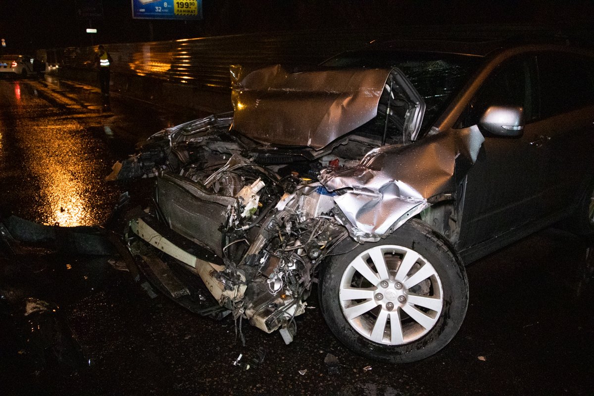 В результате столкновения мужчину госпитализировали с травмами различной степени тяжести