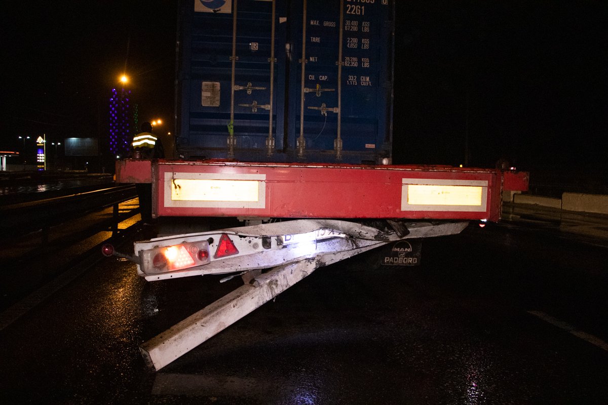 Водителя легковушки госпитализировали с травмами различной степени тяжести