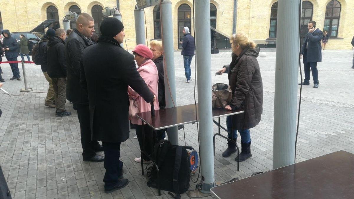 Зеленский устроил пресс-марафон в Kyiv Food Market на Арсенальной: онлайн и хроника событий 1