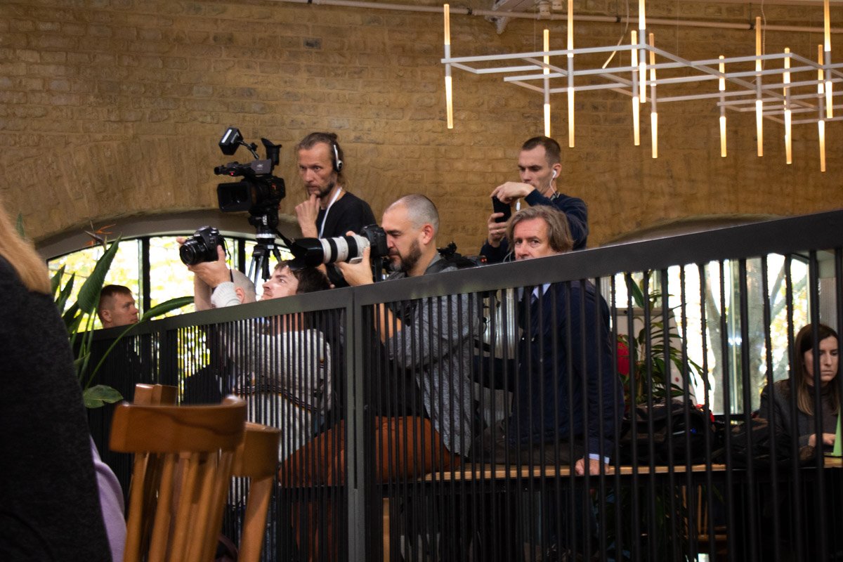 Помимо местный прессы были и гости из РФ и США, а также других стран