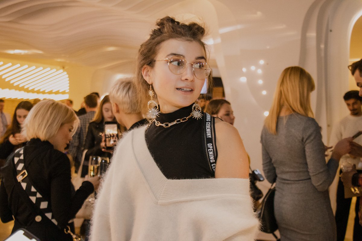 Допремьерный показ посетила певица Jerry Heil