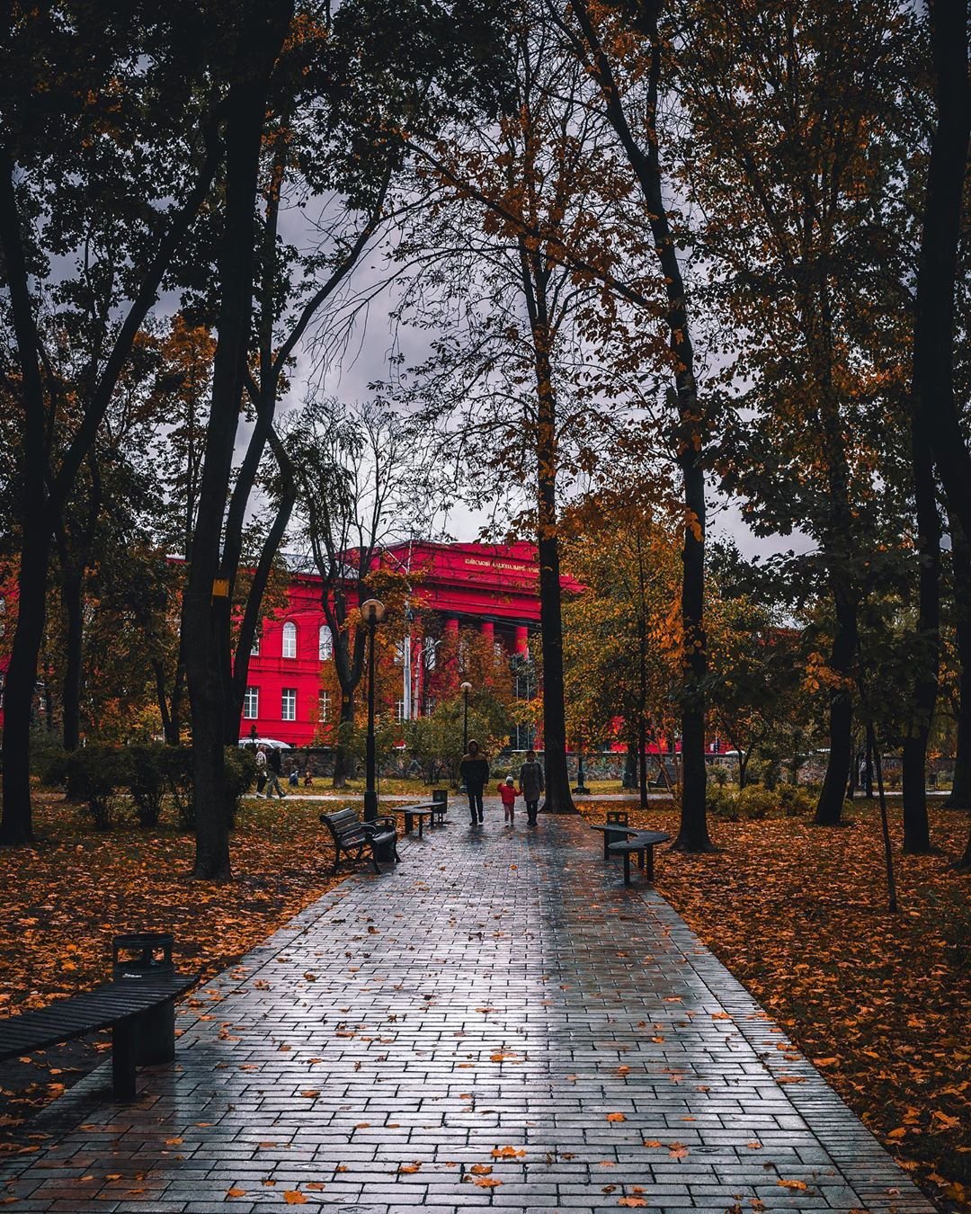 Время, когда надевая резиновые сапоги, не прогадаешь. Фото: @ihor.goncharenko