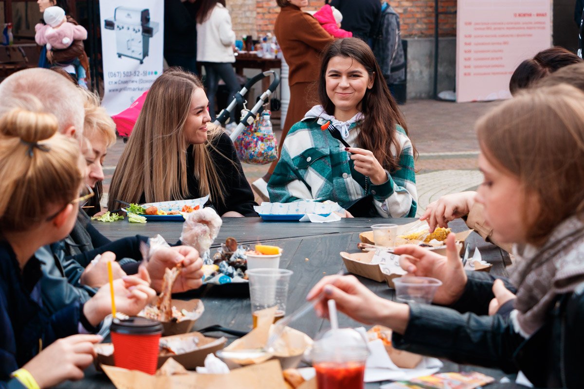 А еще такие фестивали - отличная возможность выбраться куда-то с друзьями А еще такие фестивали - отличная возможность выбраться куда-то с друзьями