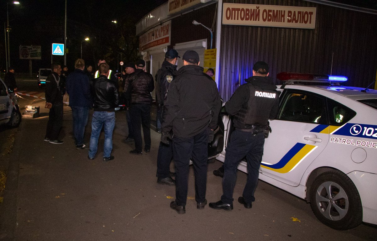 Полицейские, которые прибыли на вызов о массовой драке, обнаружили тело молодого парня