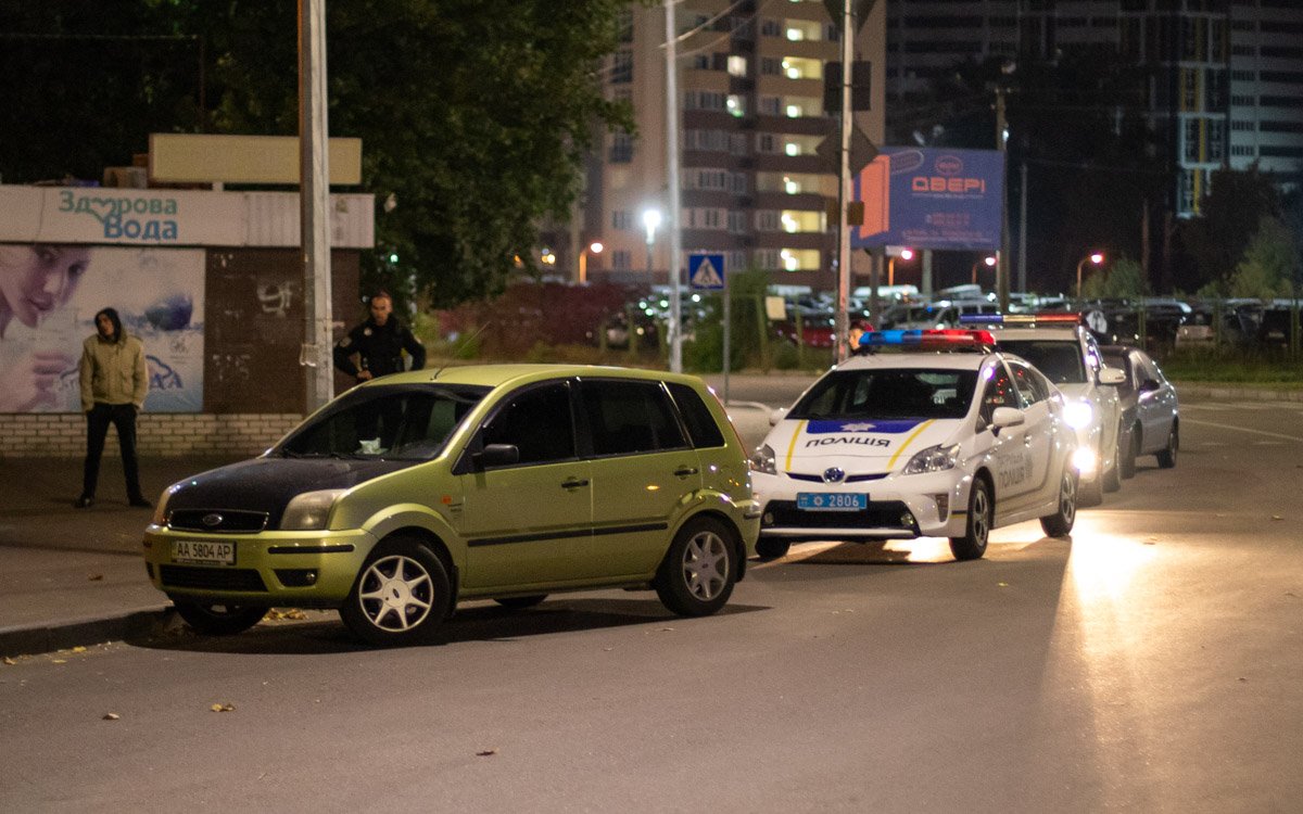 Среди свидетелей есть и проезжавшие мимо водители