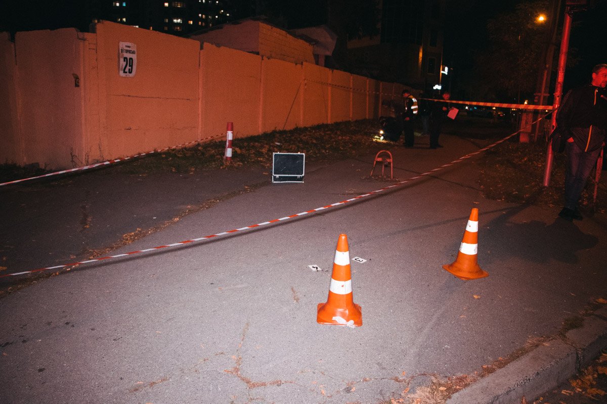 Предварительно, в него открыли огонь два кавказца. После этого они уехали на черной Toyota 