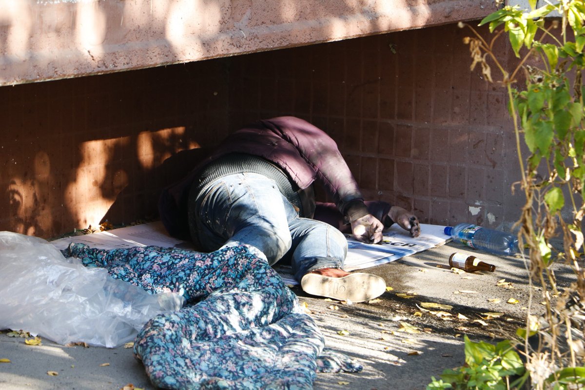 В Киеве по адресу переулок Демеевский, 8 местные жители обнаружили мертвого мужчину В Киеве по адресу переулок Демеевский, 8 местные жители обнаружили мертвого мужчину