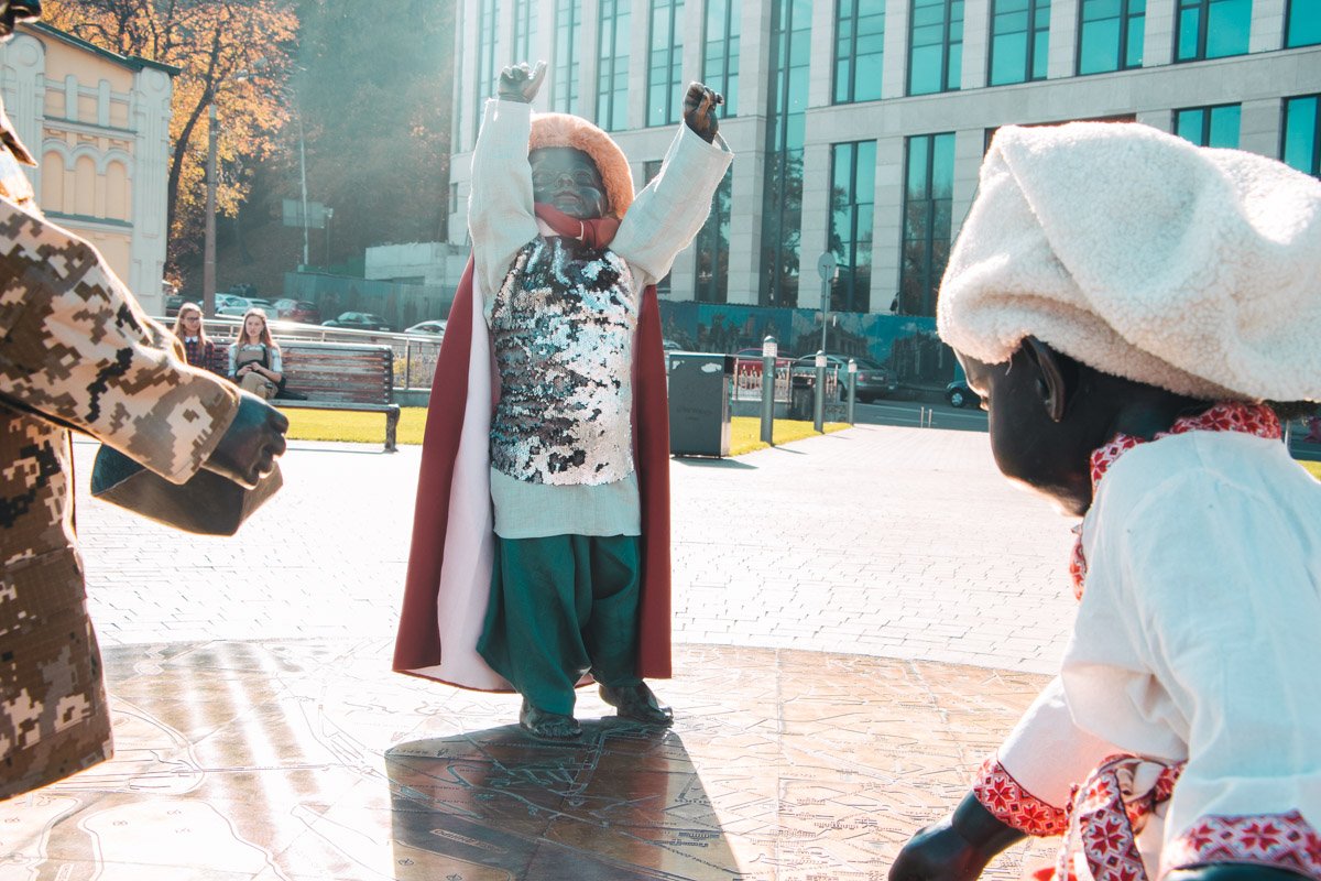 Латы - детские, в паетках :) 