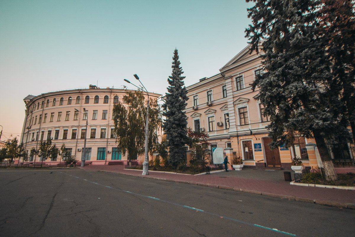 Совсем скоро вся территория вокруг заполнится спудеями, однако 15 октября учащихся Киево-Могилянской академии можно будет встретить еще в одной локации Киева Совсем скоро вся территория вокруг заполнится спудеями, однако 15 октября учащихся Киево-Могилянской академии можно будет встретить еще в одной локации Киева