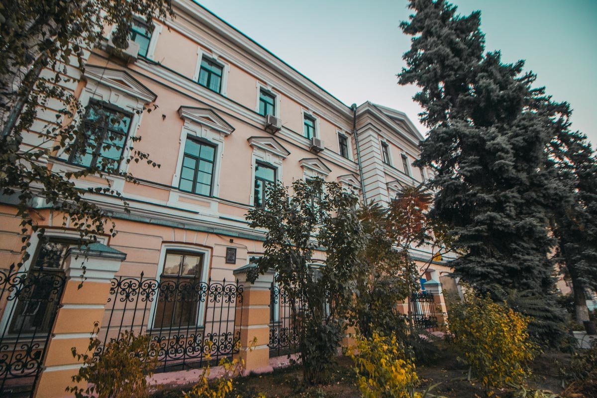 Сейчас можно смело сказать - после четырех веков взлетов и падений трудности у академии позади Сейчас можно смело сказать - после четырех веков взлетов и падений трудности у академии позади