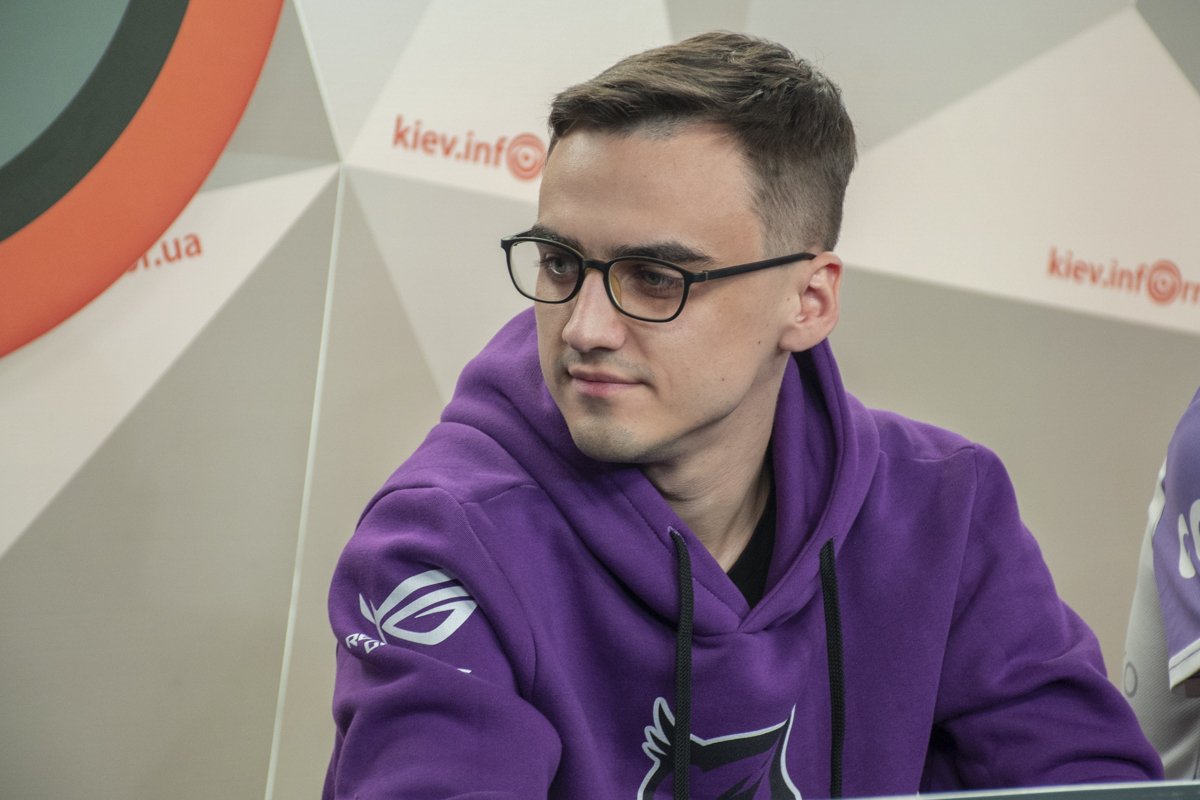 Тренер, стример Игорь «Archangel_HS» Криворучко Тренер, стример Игорь «Archangel_HS» Криворучко