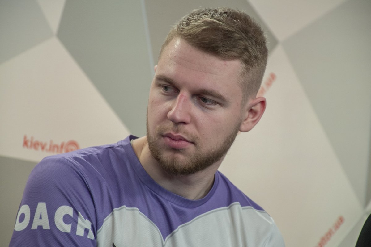 Роман «WOLF» Михайленко, киберспортсмен и тренер Роман «WOLF» Михайленко, киберспортсмен и тренер