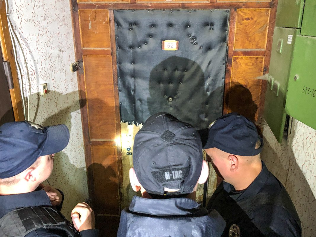 Жильцы дома по адресу улица Шолом Алейхема, 7/20 страдали от жуткого запаха из квартиры