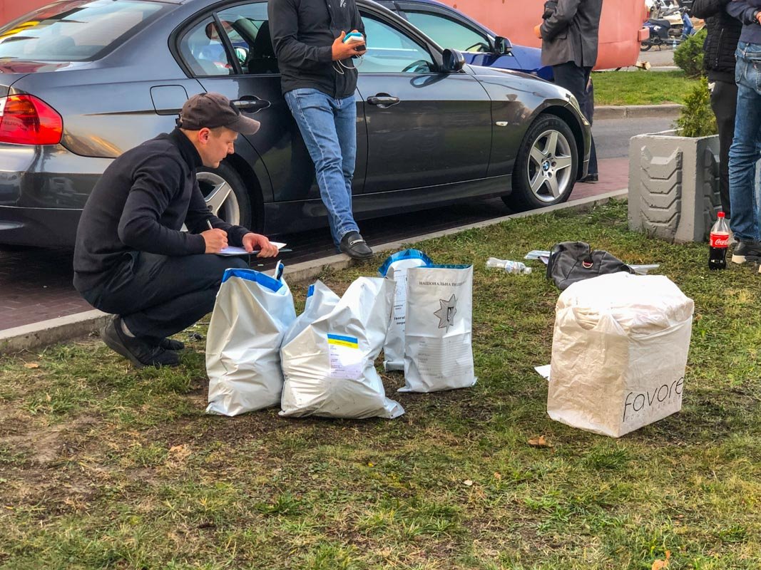 Все пакеты были изъяты и описаны