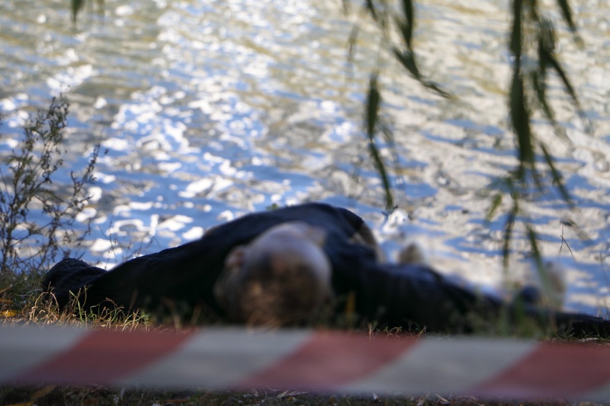 Его личность не установили, так как документов при осмотре не нашли