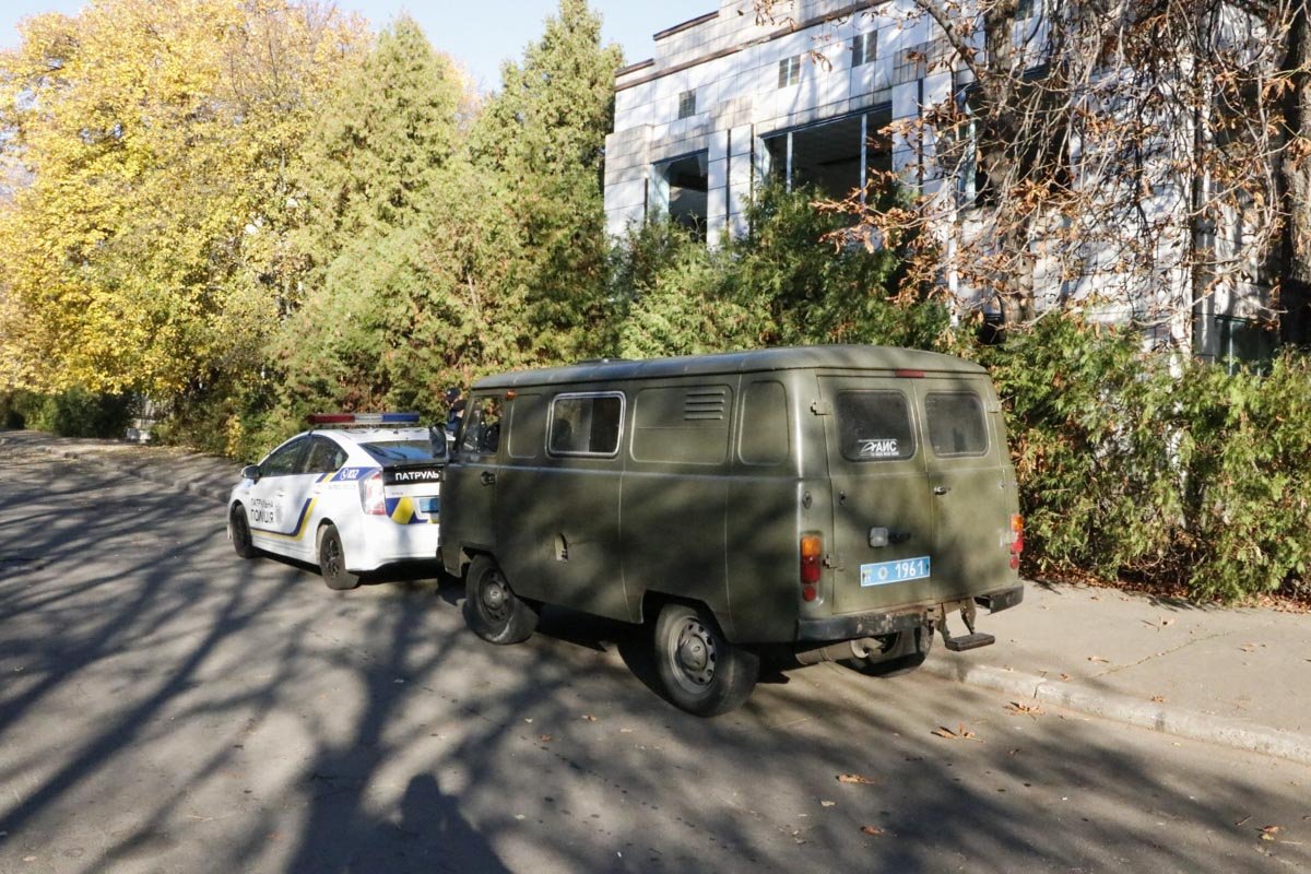 На Куреневке местные жители обнаружили разлагающийся труп мужчины На Куреневке местные жители обнаружили разлагающийся труп мужчины