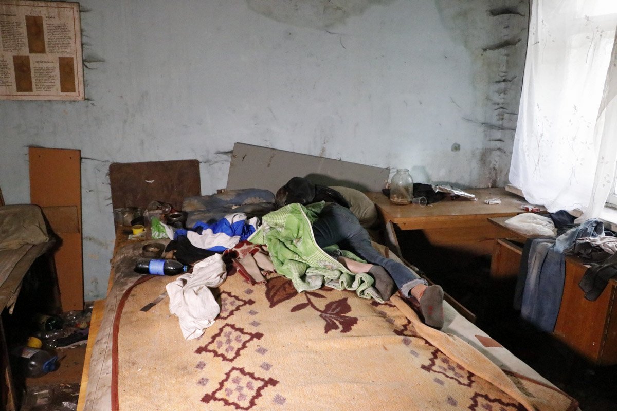 Труп обнаружили в недействующем административном здании Труп обнаружили в недействующем административном здании