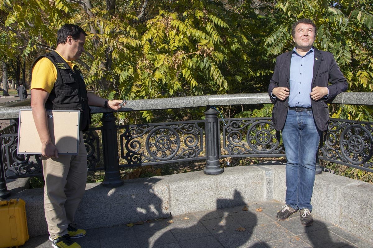 Врачи в один голос твердят, что повторять подобное категорически запрещено, ведь можно довести себя до слепоты