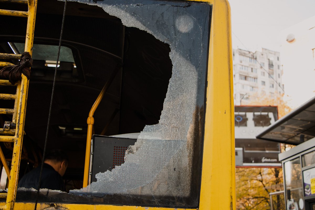 В Киеве на Виноградаре произошло возгорание в троллейбусе №28