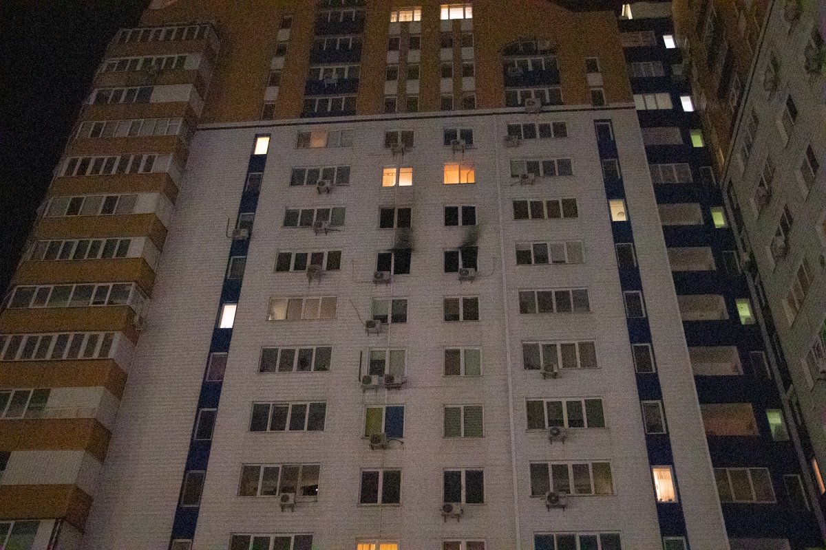 Из-за задымления из дома эвакуировали 21 человека