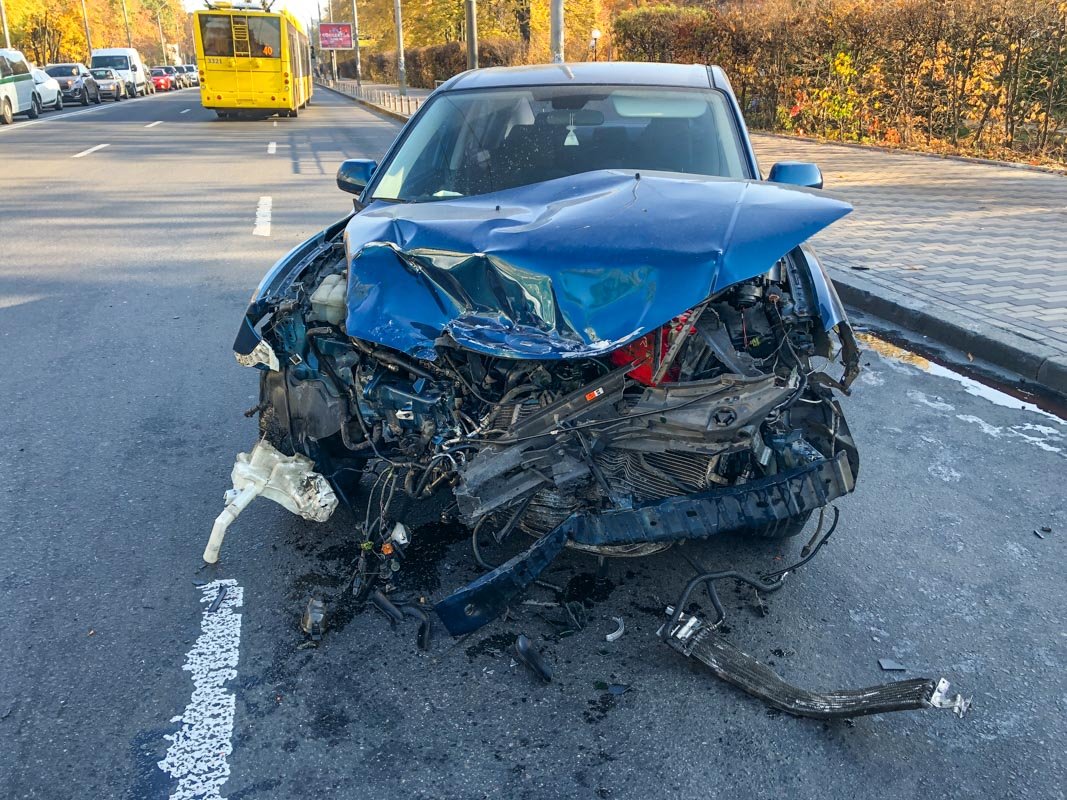 Автомобили получили серьезные повреждения 