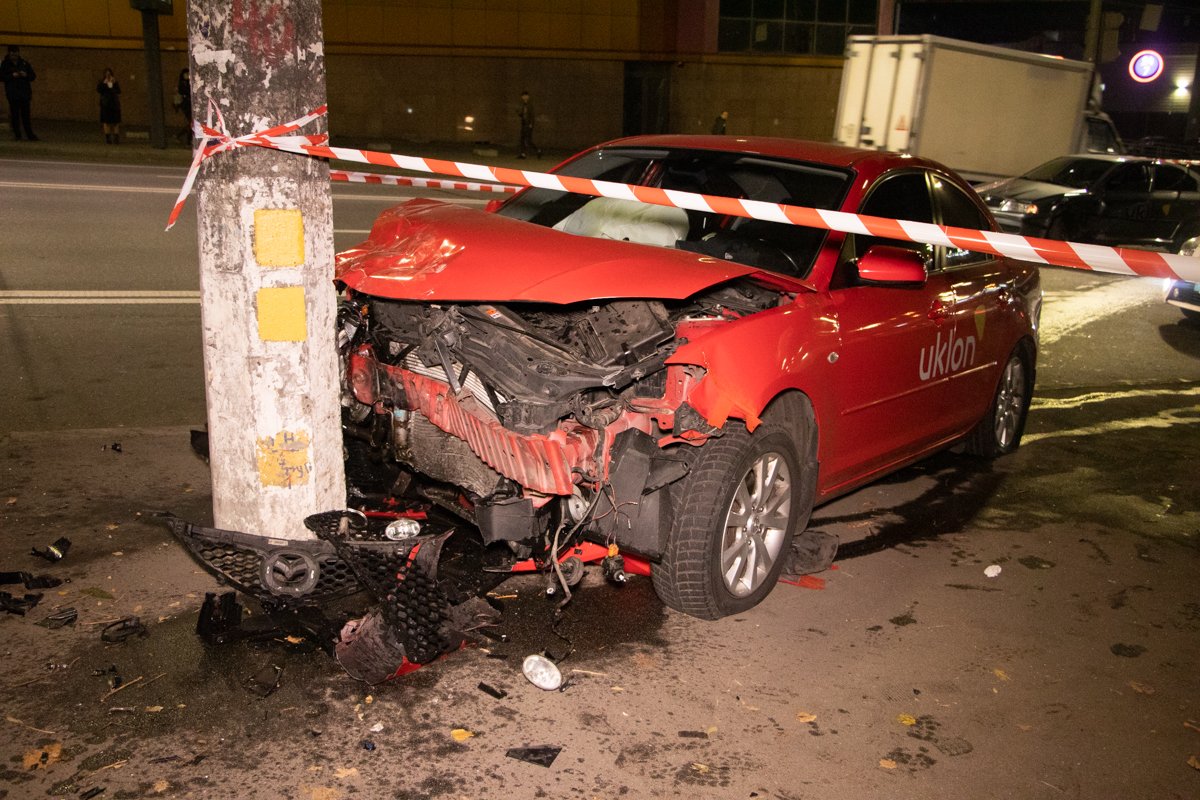 Столкнулись Skoda Octavia и Mazda 3 Столкнулись Skoda Octavia и Mazda 3