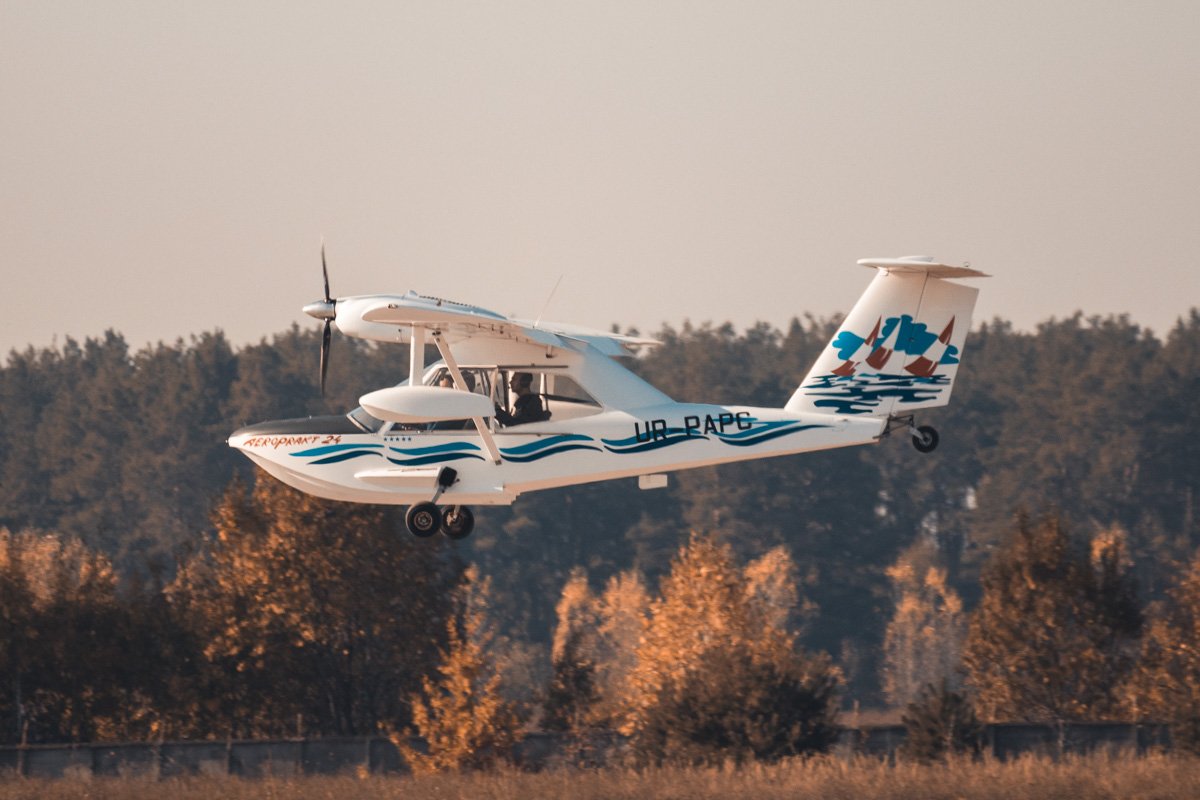 Под Киевом в поселке Гостомель по случаю юбилея легендарных самолетов Antonov состоялось яркое авиашоу Под Киевом в поселке Гостомель по случаю юбилея легендарных самолетов Antonov состоялось яркое авиашоу
