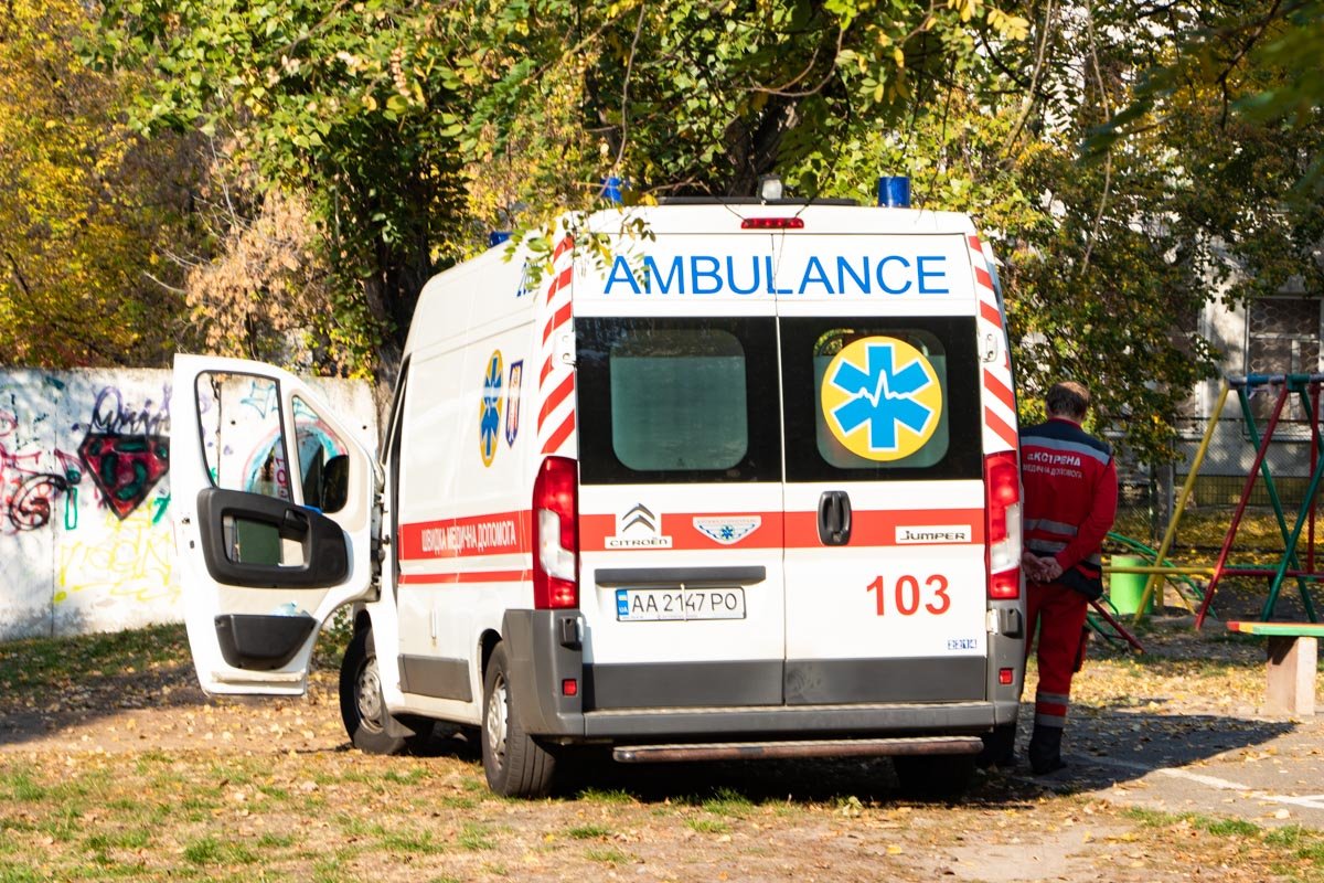 В субботу, 19 октября, в Киеве на улице Никольско-Слободской произошел смертельный инцидент