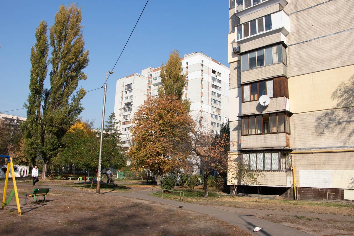 Мужчина шел домой с работы, закурил сигарету и упал