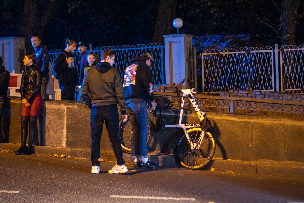 В Киеве на бульваре Шевченко столкнулись мотоцикл и велосипед В Киеве на бульваре Шевченко столкнулись мотоцикл и велосипед