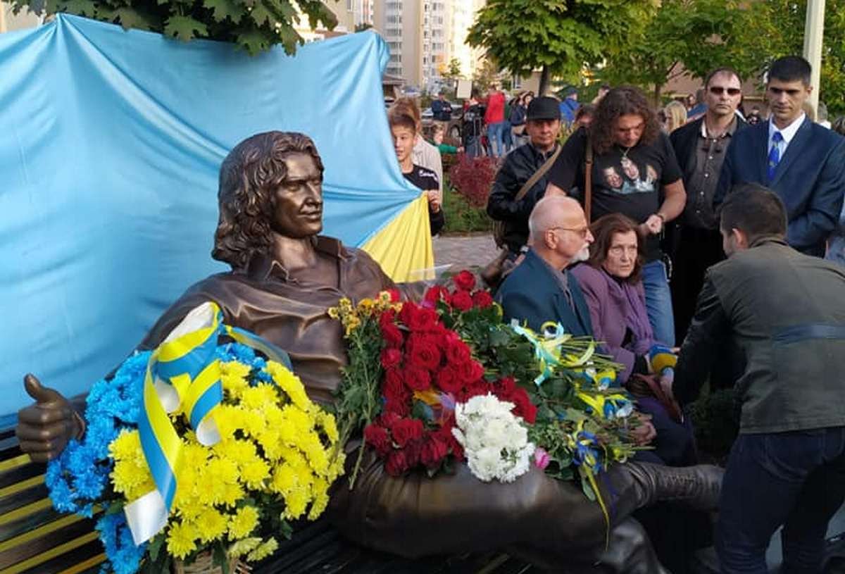 Под Киевом появился памятник Кузьме Скрябину