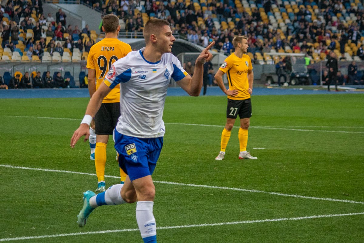 ...за что был вознагражден забитым мячом