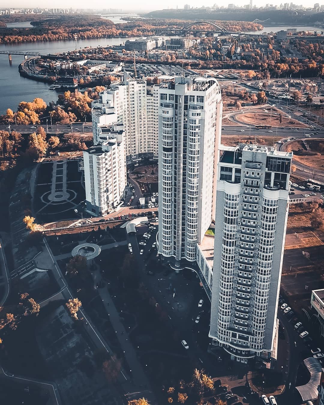 Если вам кажется, что в Киеве очень душно - вы просто смотрите не с той перспективы. @anufriev.photo показывает, что пространства в столице хоть отбавляй Если вам кажется, что в Киеве очень душно - вы просто смотрите не с той перспективы. @anufriev.photo показывает, что пространства в столице хоть отбавляй