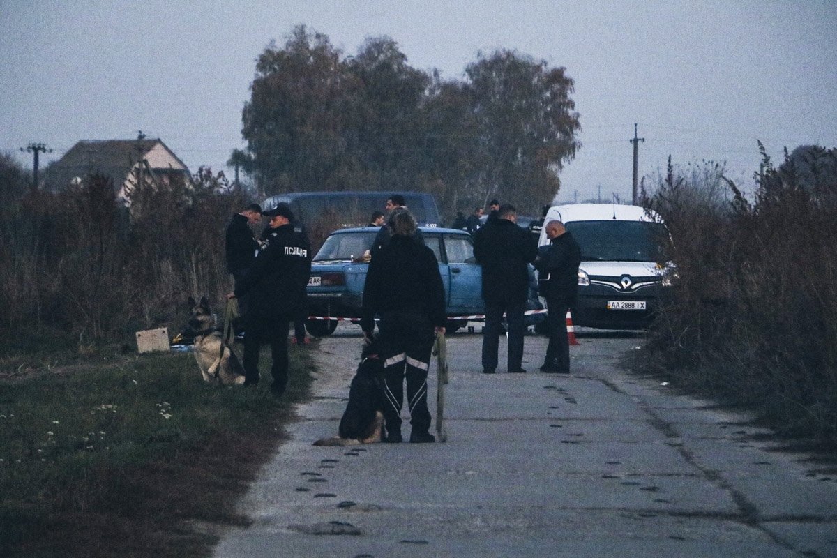 Под Киевом протаранили машину предприниматели и открыли стрельбу Под Киевом протаранили машину предприниматели и открыли стрельбу